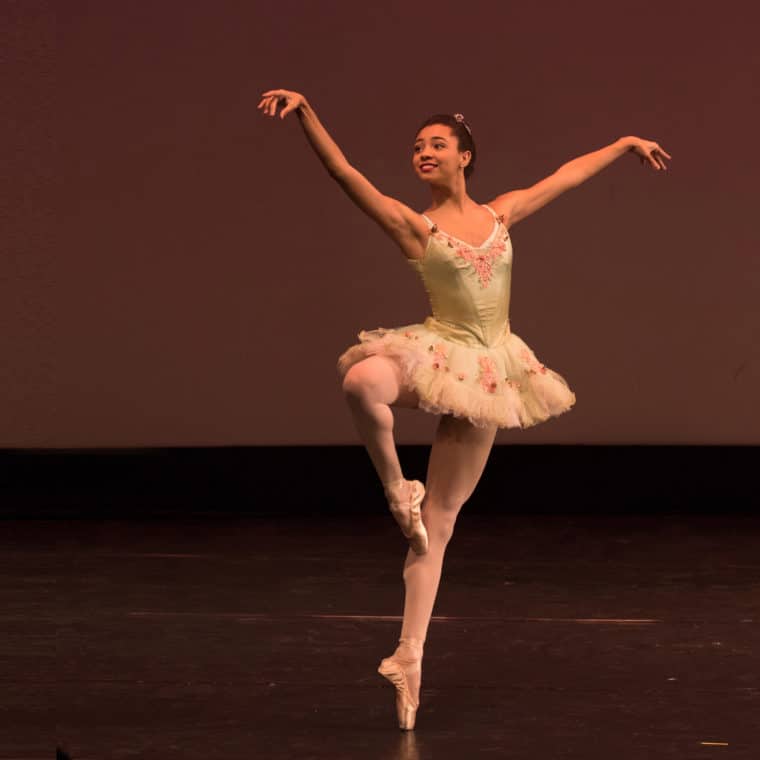 Photograph of a dancer on pointe